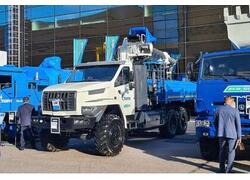 Галичский автокрановый завод представил многофункциональный кран-манипулятор на ПМГФ-2025