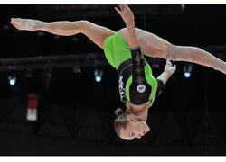 Российская гимнастка Мельникова завоевала золото чемпионата мира в многоборье