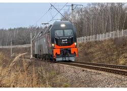 Новый электровоз &laquo;Орлец&raquo; проходит испытания