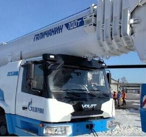 Российский завод выпустил автокран грузоподъемностью 100 тонн для &laquo;Газпрома&raquo;