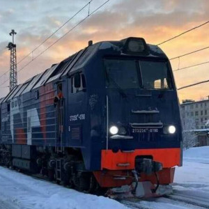 БМЗ передал компании &laquo;Северсталь&raquo; два магистральных грузовых тепловоза 2ТЭ25КМ