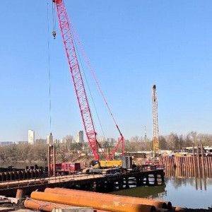 НПС продолжает строительство велопешеходного моста в&nbsp;створе Островной улицы