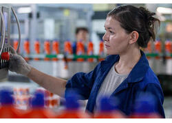 В&nbsp;Нэфис Косметикс внедрено новое оборудование для выдува полимерной тары