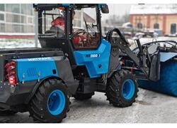 Новая российская коммунальная машина для уборки дорог-Митракс 1100, аналог погрузчика Wille.