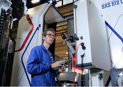 «СТАН» создал шлифовальный станок для обработки критически важных деталей авиадвигателей