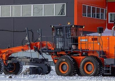 UMG разработала самый тяжелый автогрейдер в России