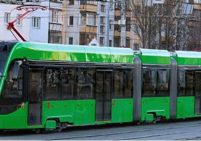 Первые 5 новых трехсекционных трамваев для метротрама города-миллионика переданы заказчику
