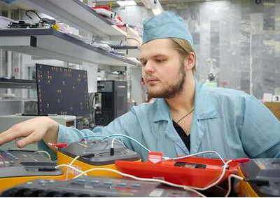 От&nbsp;оптики до&nbsp;реанимации: чем сегодня живет Уральский оптико-механический завод